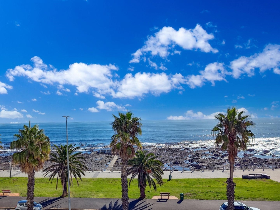 To Let 1 Bedroom Property for Rent in Sea Point Western Cape